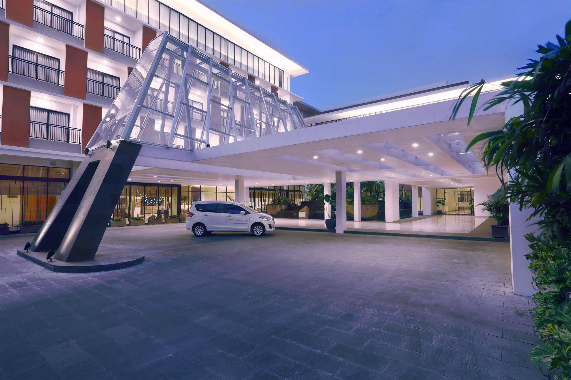 Aston Bojonegoro City Hotel Exterior foto
